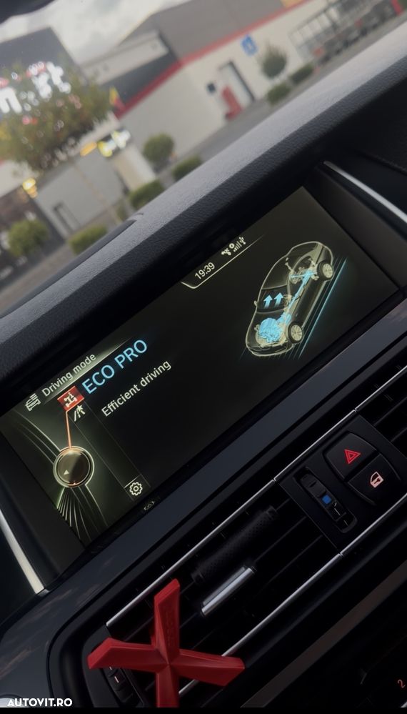 BMW Seria 5 530d xDrive AT - 36