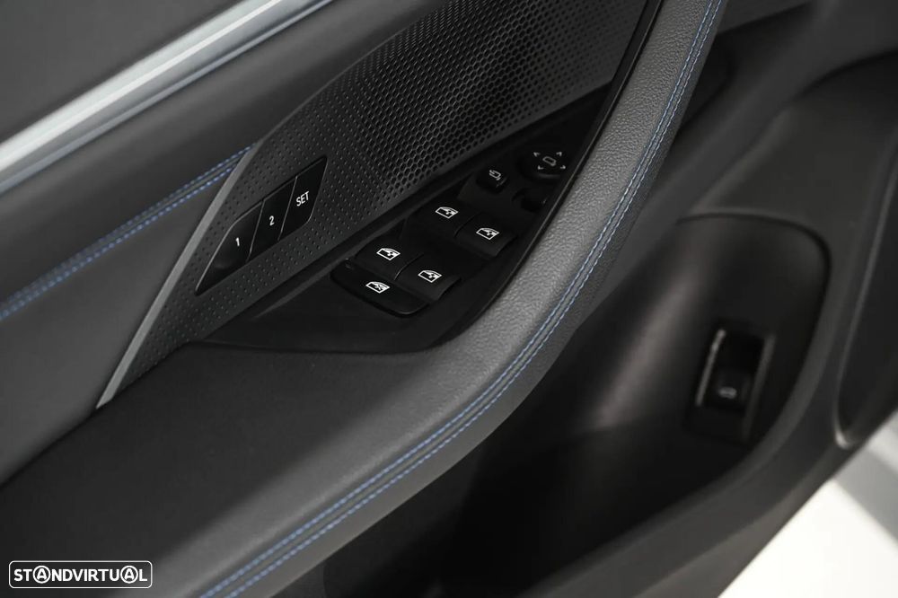 BMW i4 eDrive40 Pack Desportivo M - 28