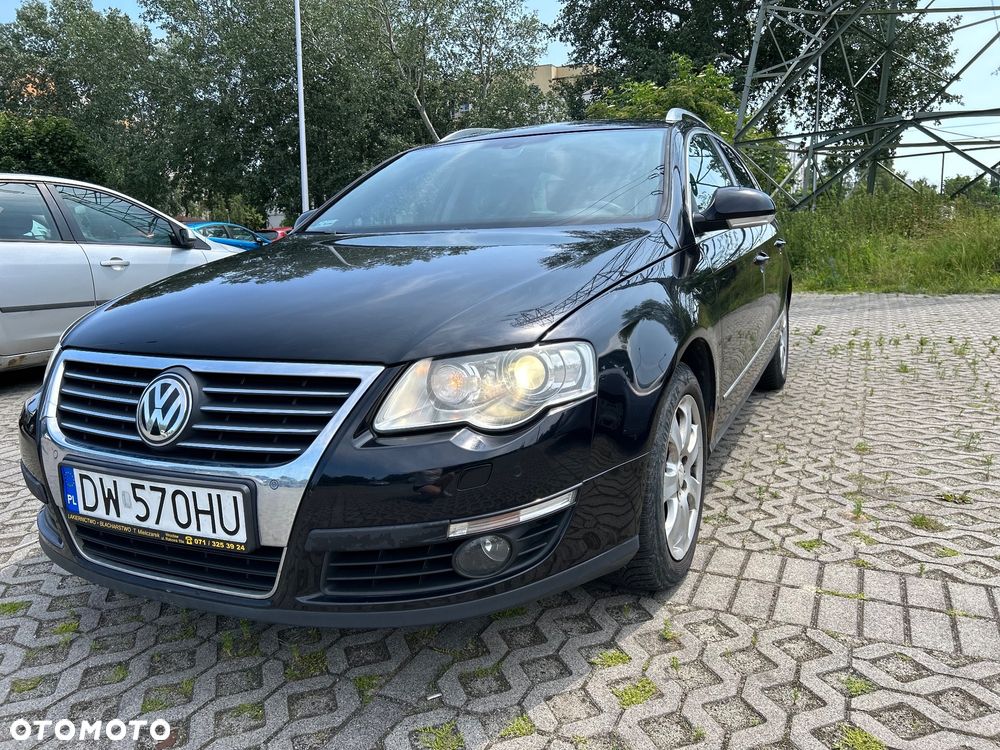 Volkswagen Passat - 1