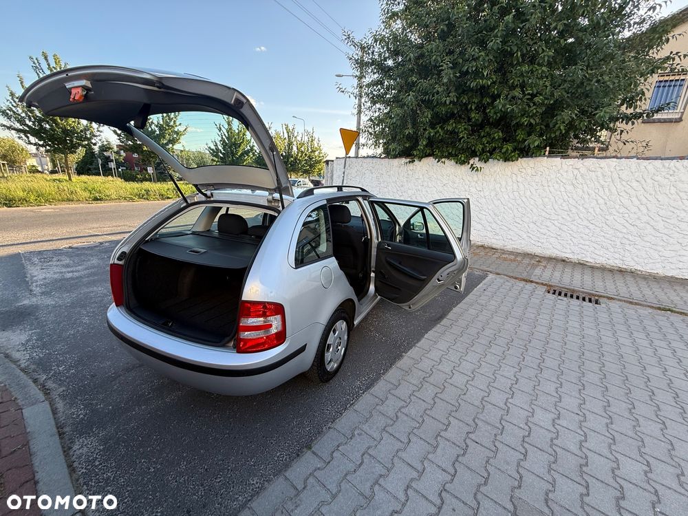 Skoda Fabia 1.4 16V Automatik Style Edition - 15