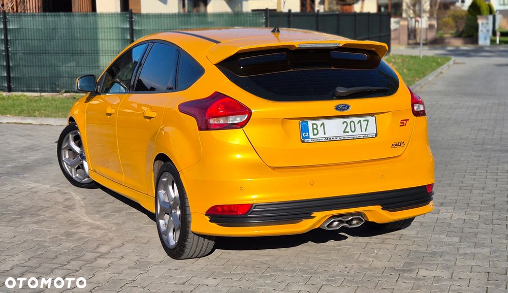 Ford Focus 2.0 EcoBoost ST mit Leder-Exclusiv-Paket - 3