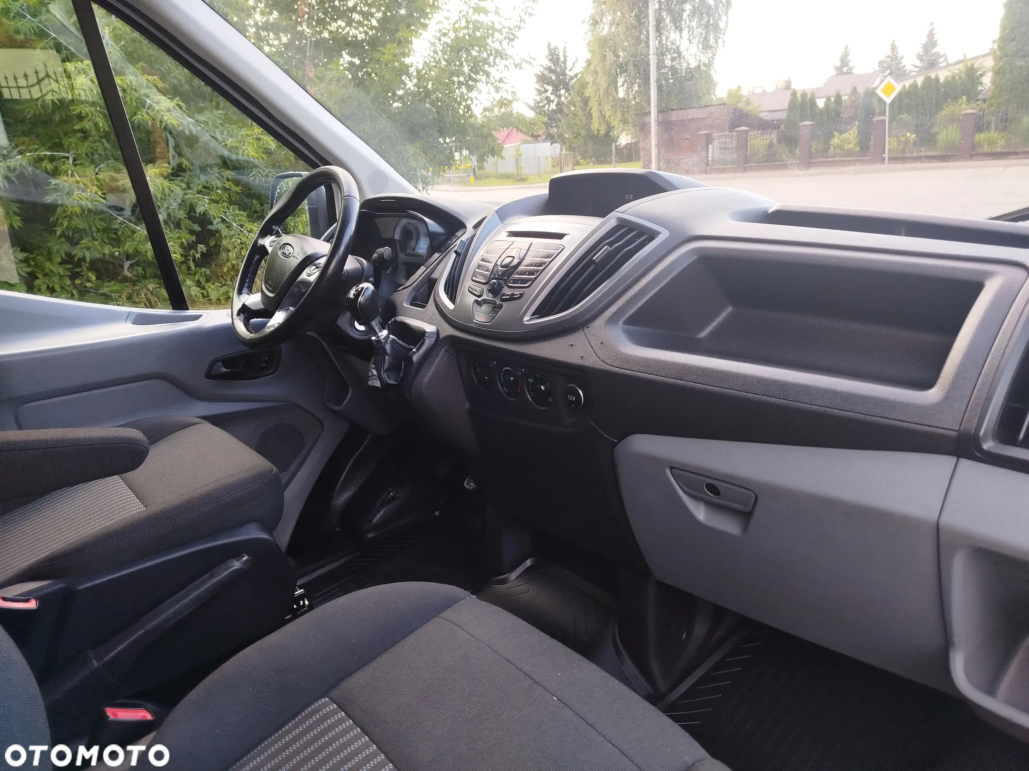 Ford Transit L2H2 ŚREDNIAK KLIMA 2.0TDCI - 30
