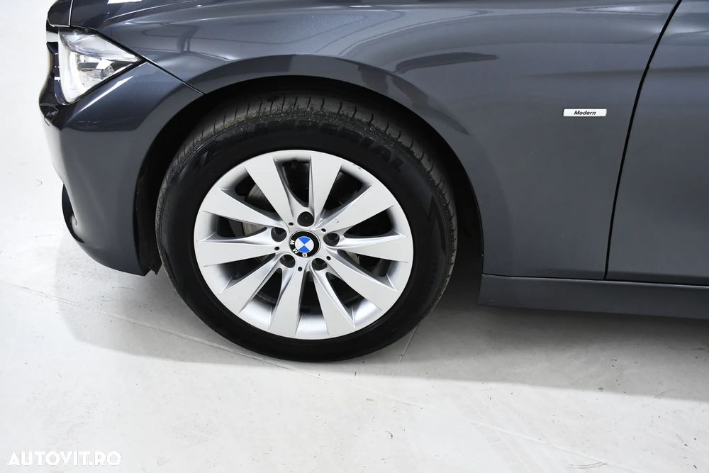 BMW Seria 3 320d Touring xDrive Aut. Modern Line - 34