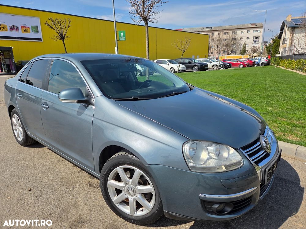 Volkswagen Jetta - 2