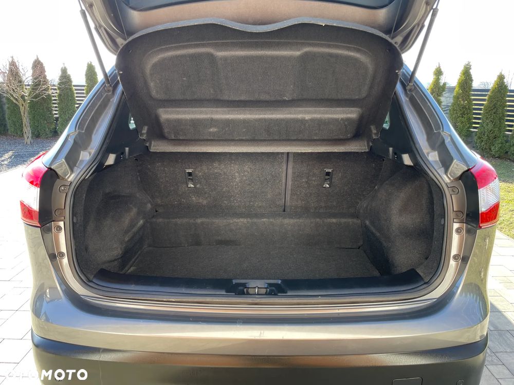 Nissan Qashqai 1.2 DIG-T N-Vision - 36