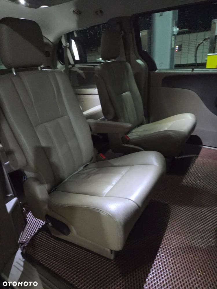 Chrysler Town & Country 3.6 Touring - 9