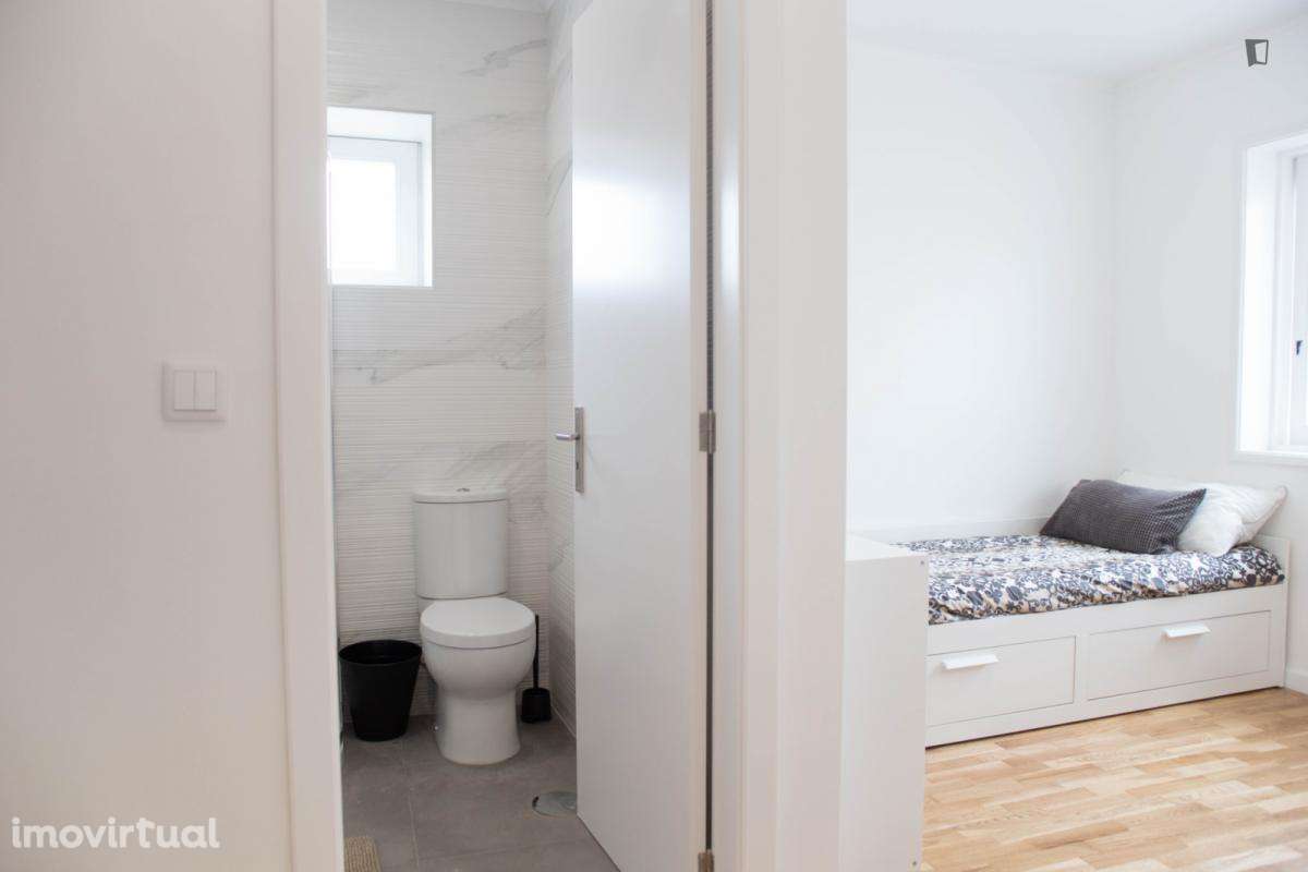 Quarto - localizado em Rio Tinto Porto - Grande imagem: 2/18