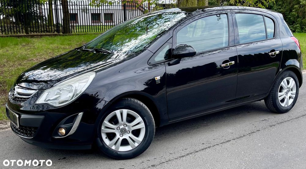 Opel Corsa 1.2 16V Cosmo - 1