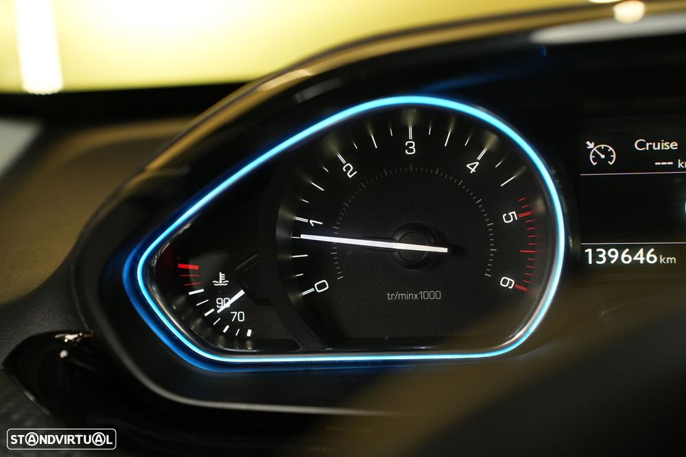 Peugeot 2008 1.5 BlueHDi Crossway EAT6 - 18