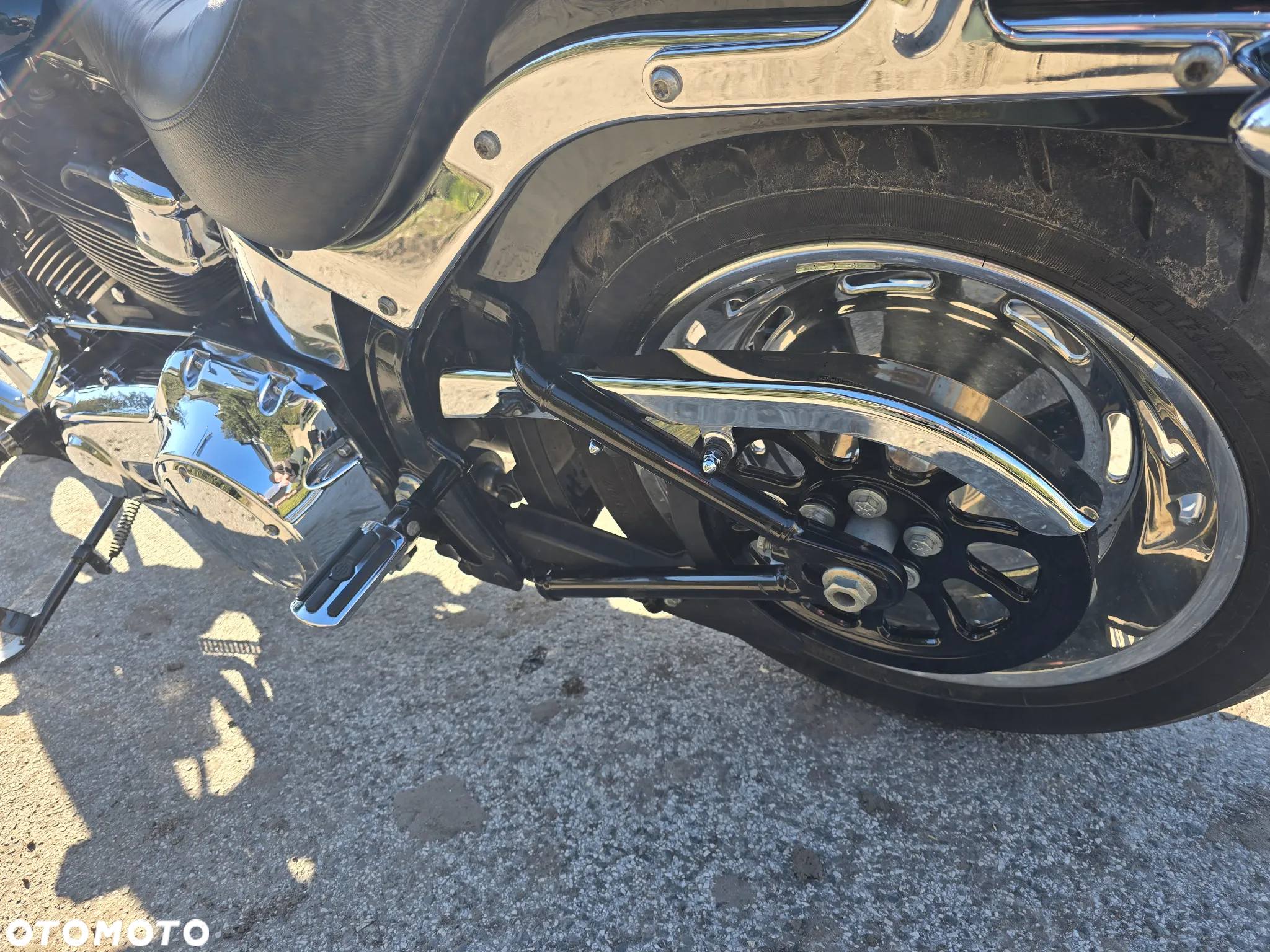 Harley-Davidson Softail Custom - 13