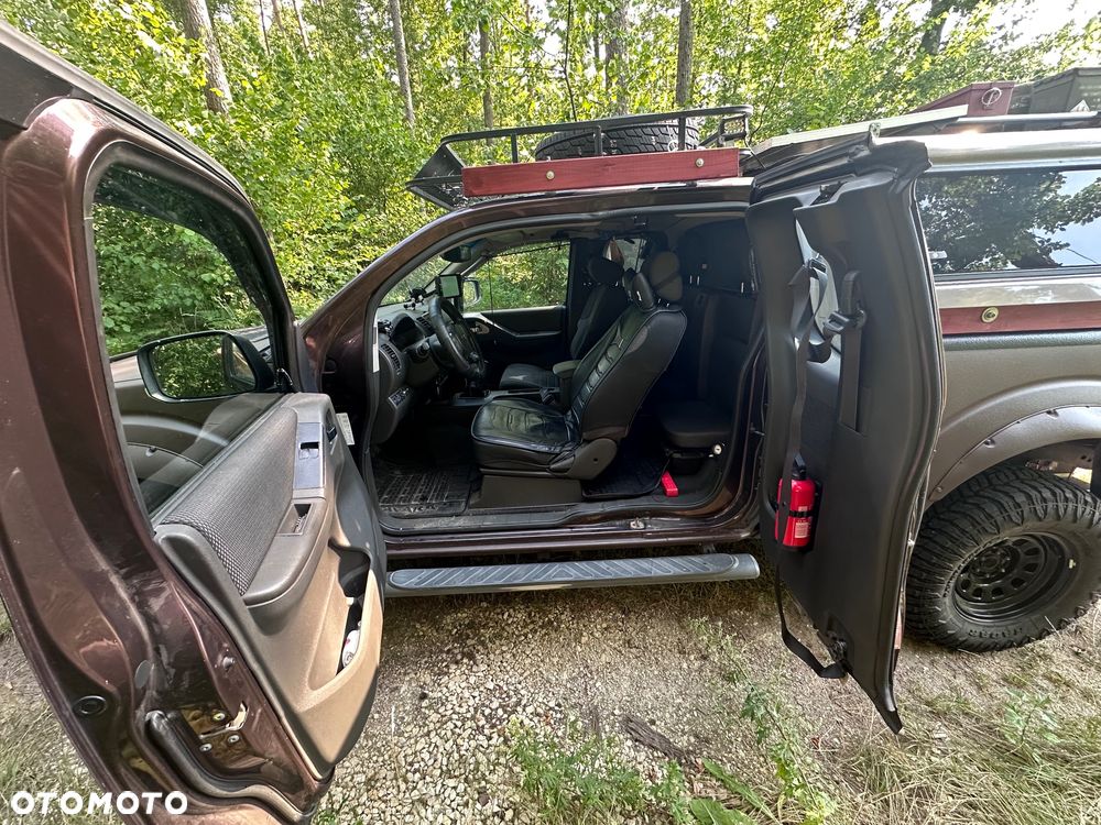Nissan Navara 2.5 D SE Long - 29
