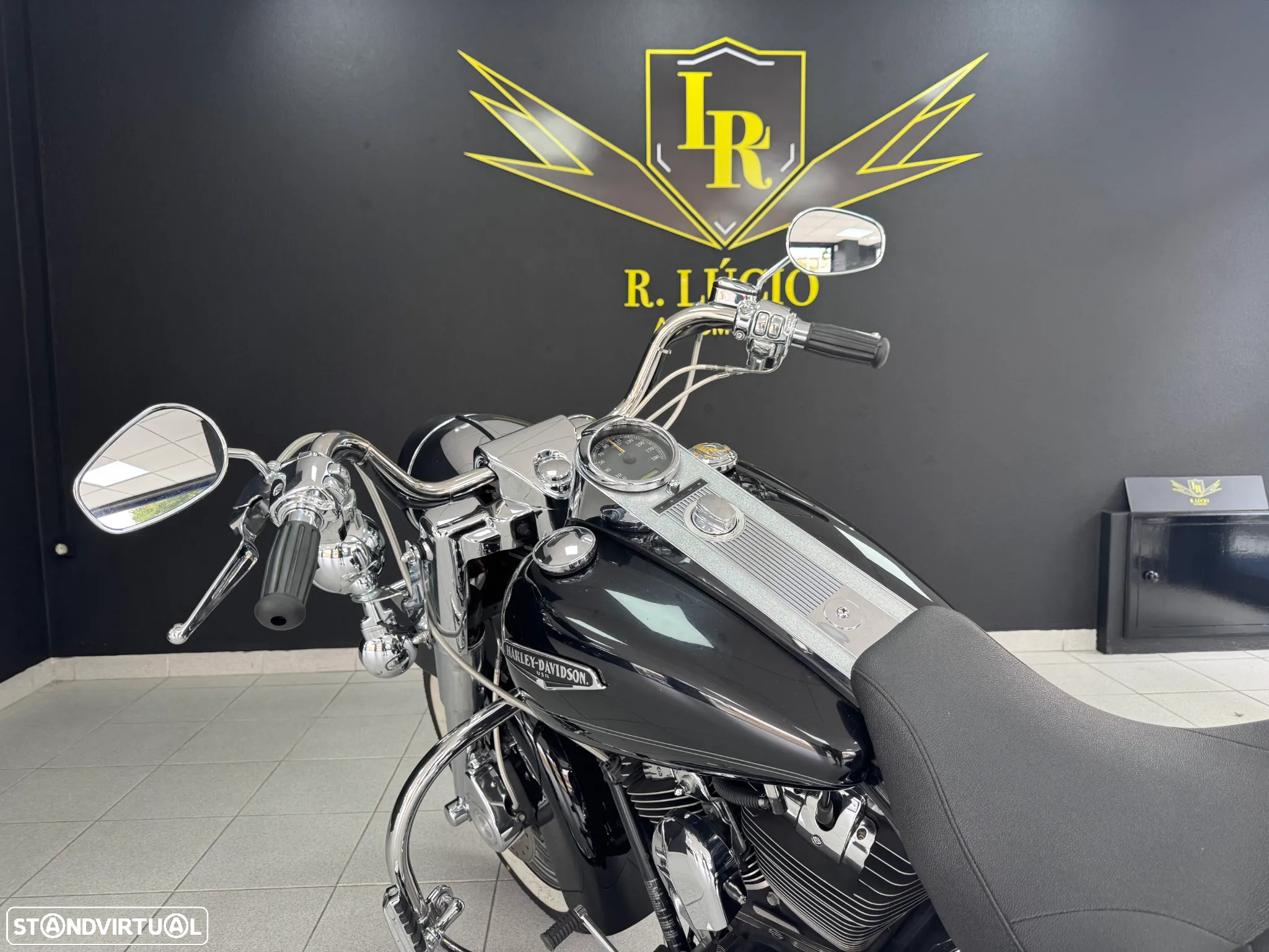 Harley-Davidson Road KING CLASSIC - 23