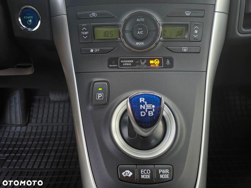 Toyota Auris 1.8 HSD Luna - 35