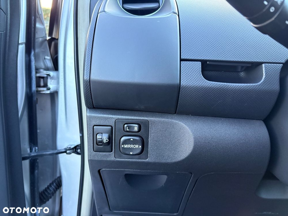 Toyota Yaris 1.33 Premium - 35
