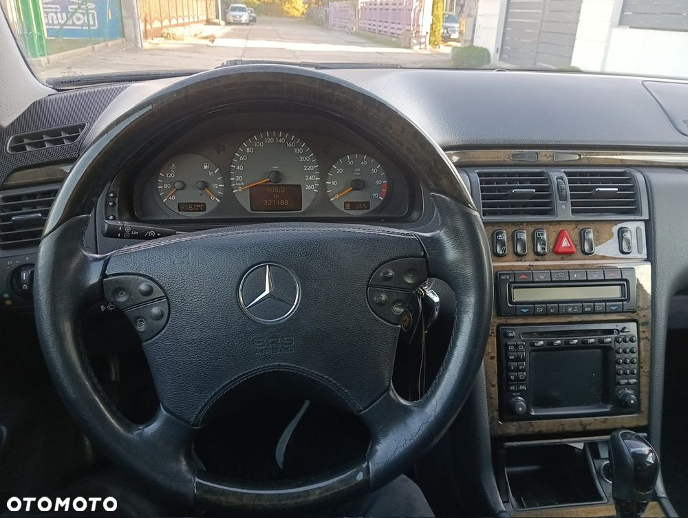 Mercedes-Benz Klasa E 320 T 4 Matic Avantgarde - 15