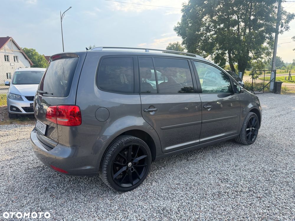 Volkswagen Touran 2.0 TDI DPF MATCH - 8