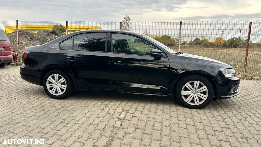 Volkswagen Jetta 2.0 TDI Comfortline - 4