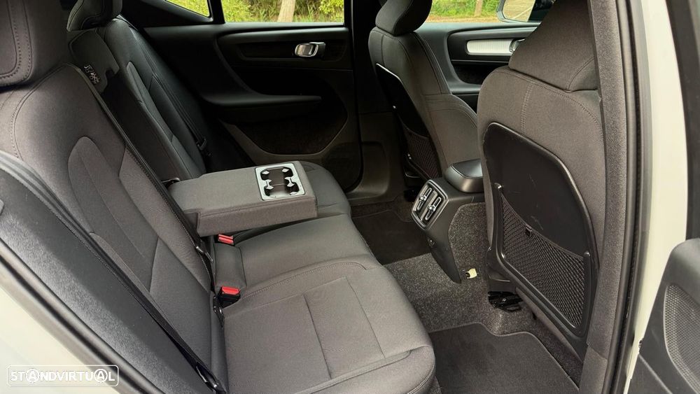 Volvo XC 40 1.5 T2 Momentum Core Geartronic - 14