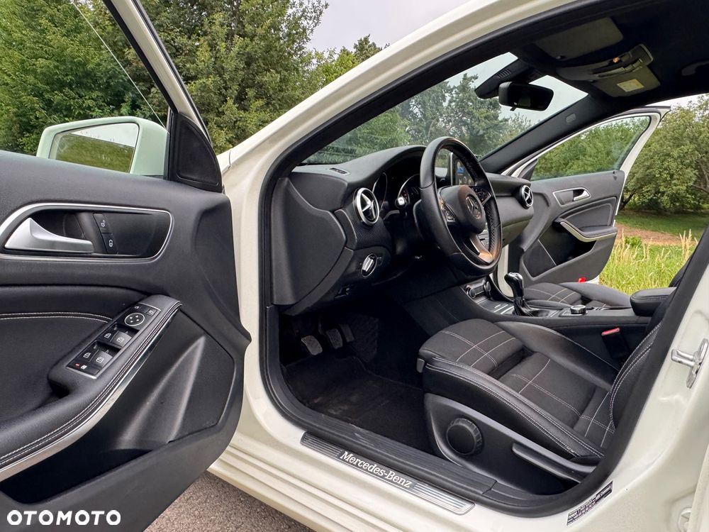 Mercedes-Benz Klasa A 180 Activity Edition - 24