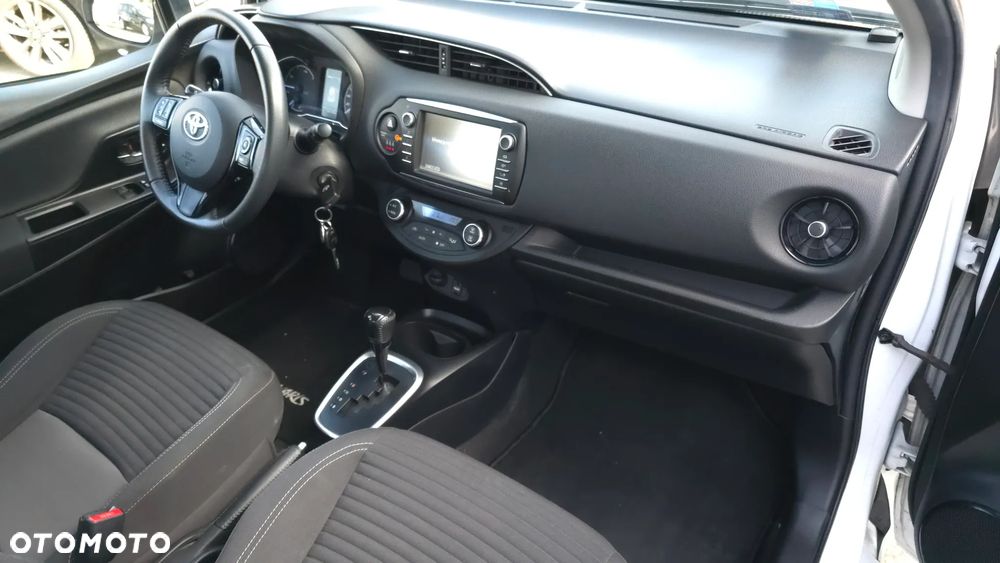 Toyota Yaris - 17