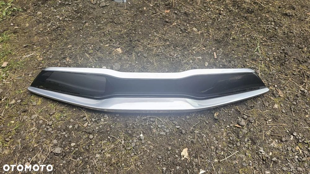 KIA STONIC 17- GRILL ATRAPA 86350H8410 - 3