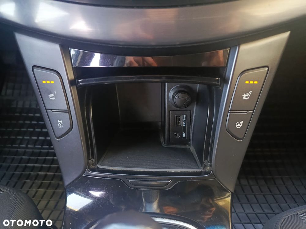 Hyundai i40 i40cw 1.7 CRDi Fifa World Cup Edition - 22