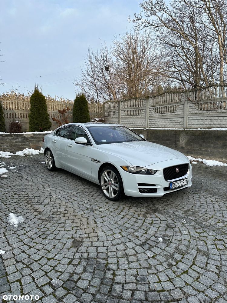 Jaguar XE - 10