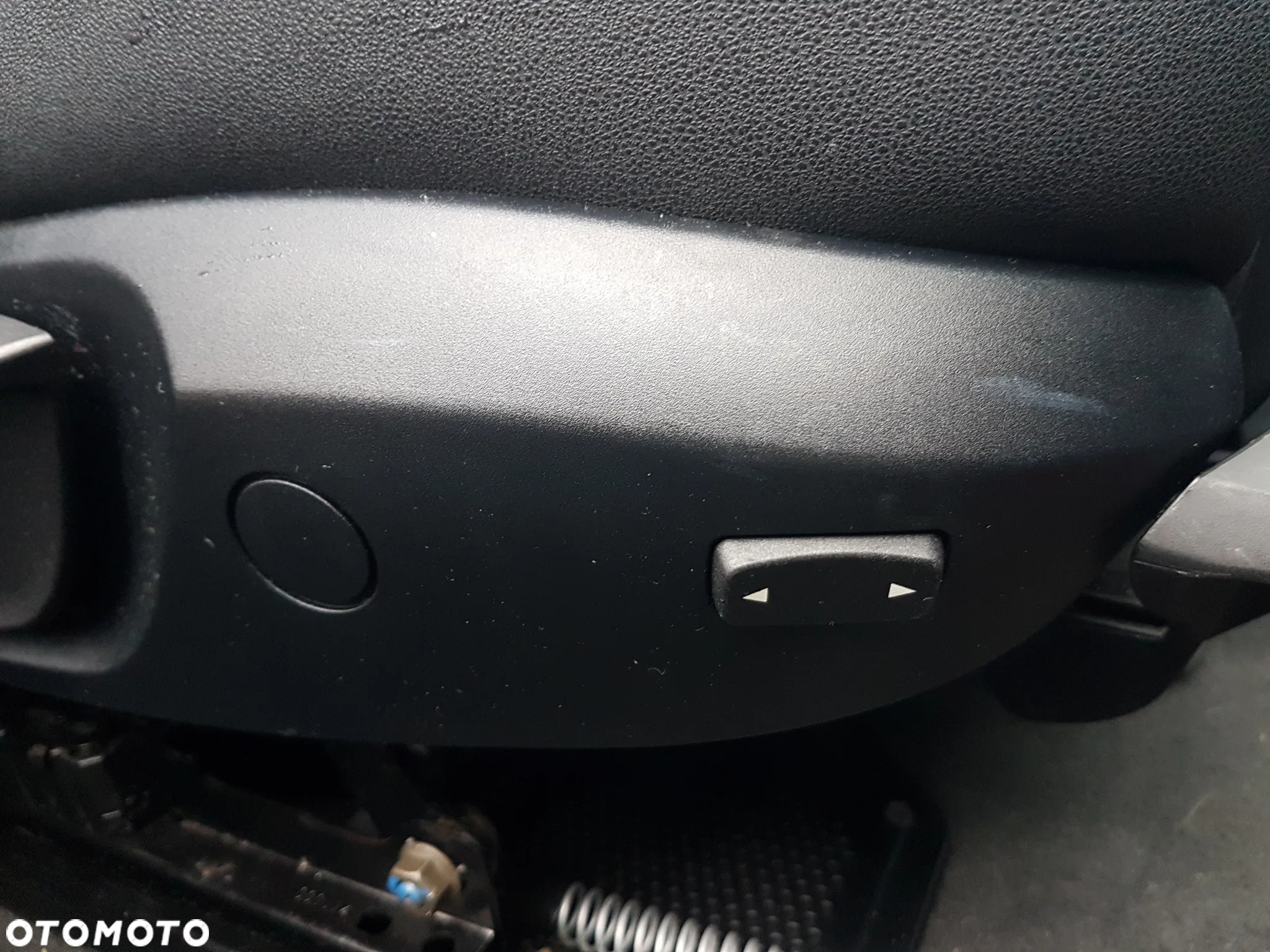 BMW Seria 1 120i - 25