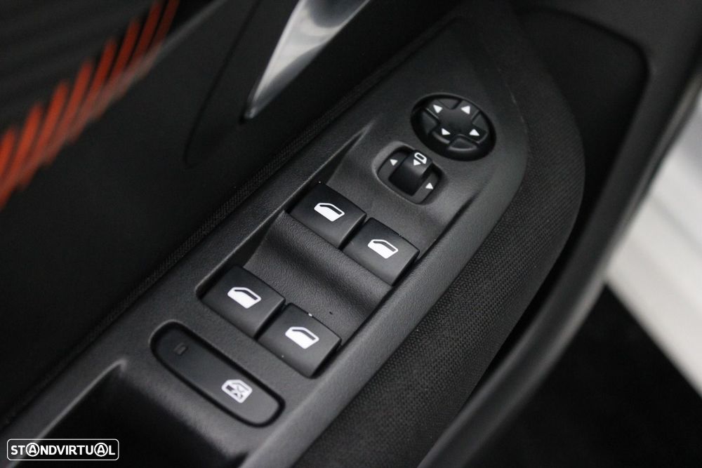 Peugeot 208 1.2 PureTech Active Pack - 22