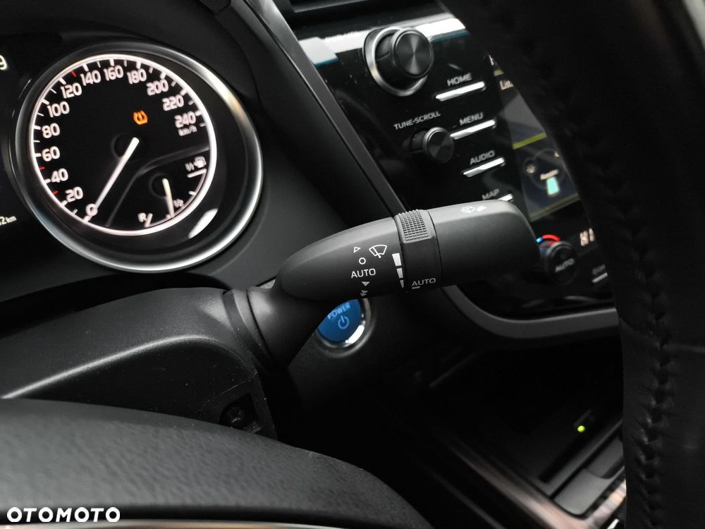 Toyota Camry 2.5 Hybrid Executive CVT - 26