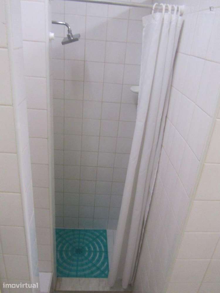Quarto - localizado em Paranhos Porto - Grande imagem: 4/9