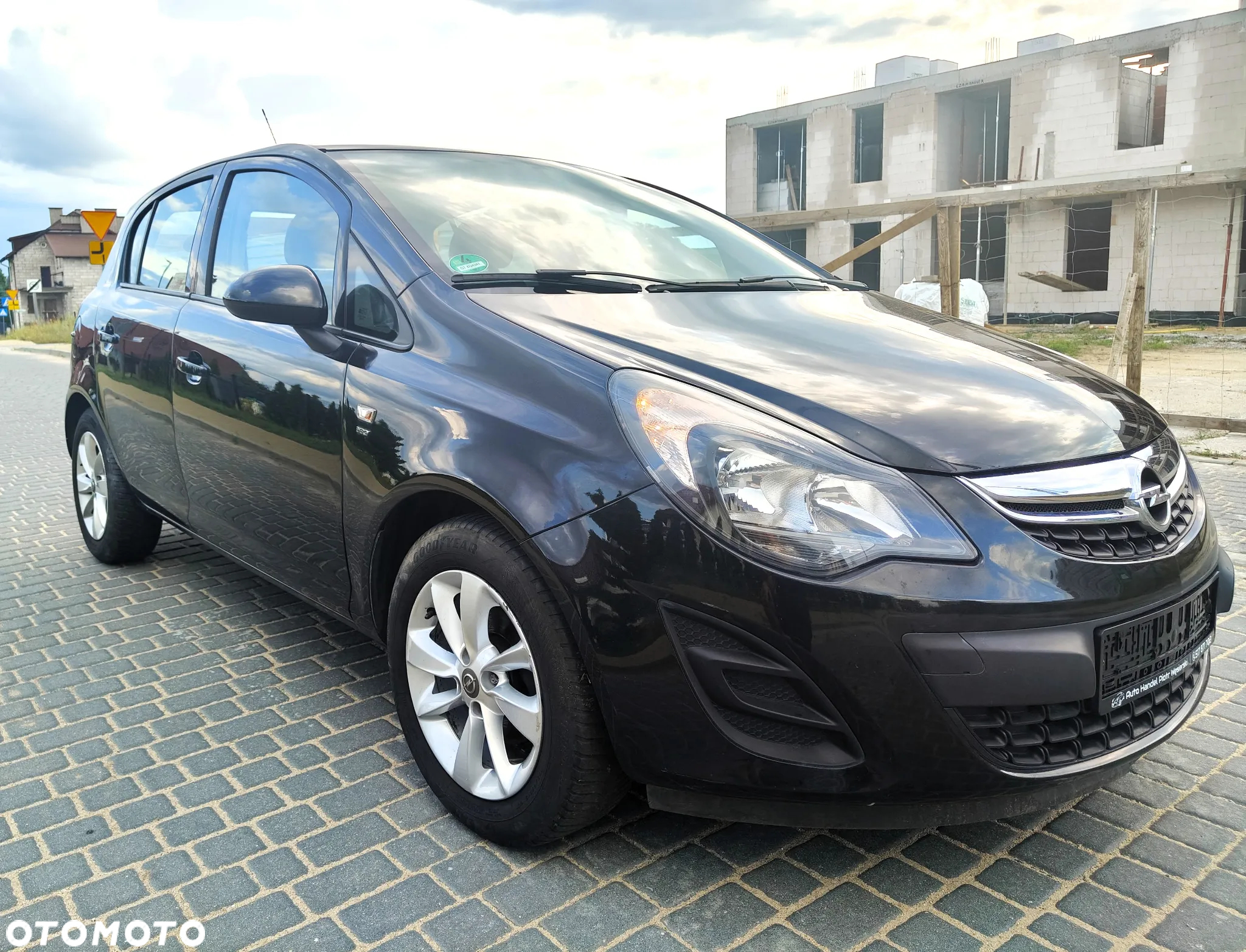 Opel Corsa 1.2 16V Cosmo - 9