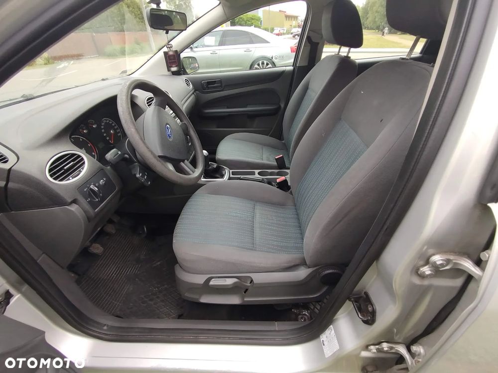Ford Focus 1.6 TDCi Ambiente - 7