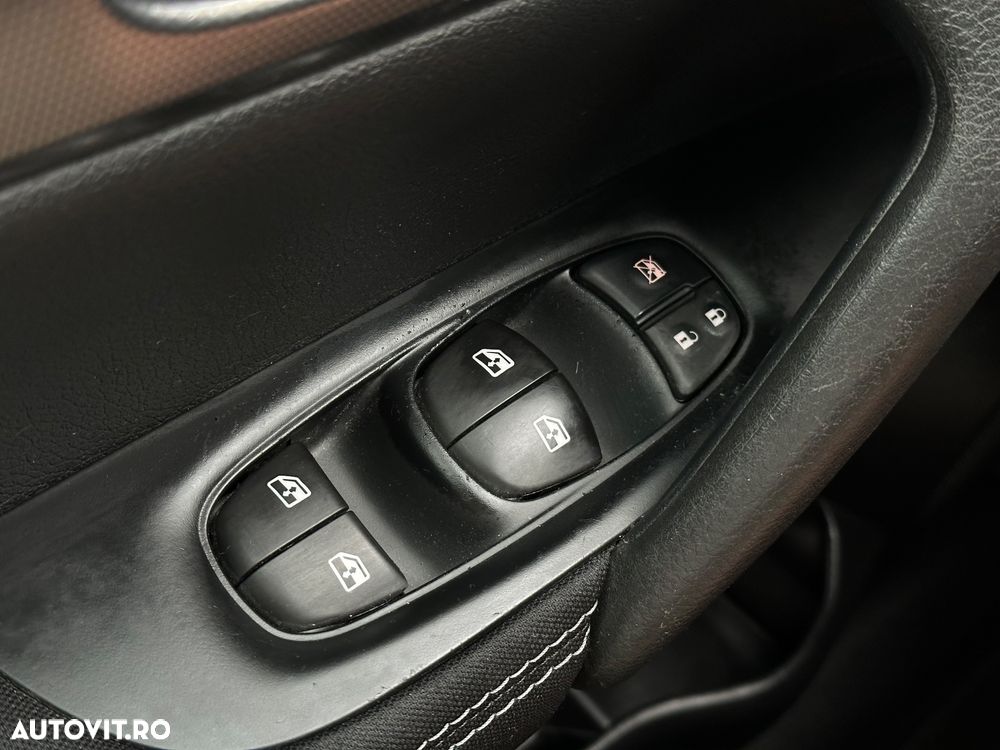Nissan Qashqai - 33
