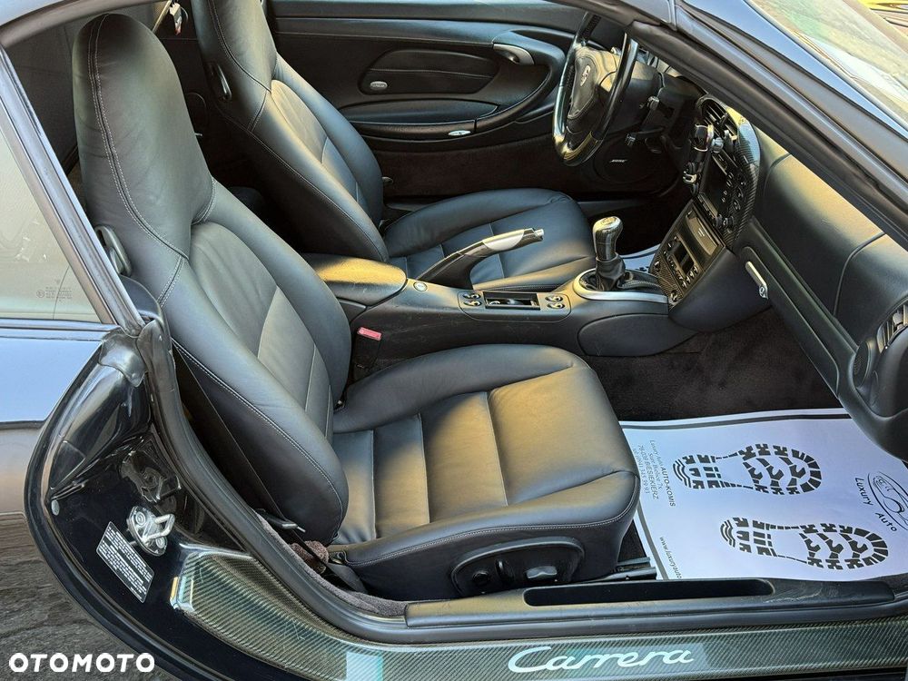 Porsche 911 Carrera 4 Cabrio - 32