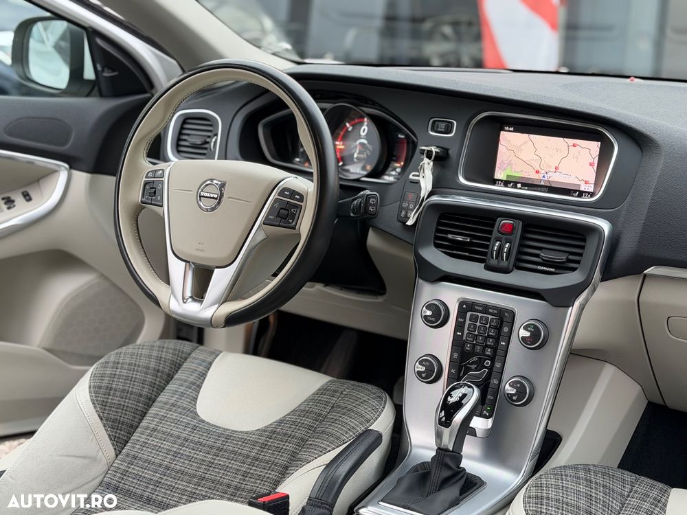 Volvo V40 D4 Geartronic Summum - 5