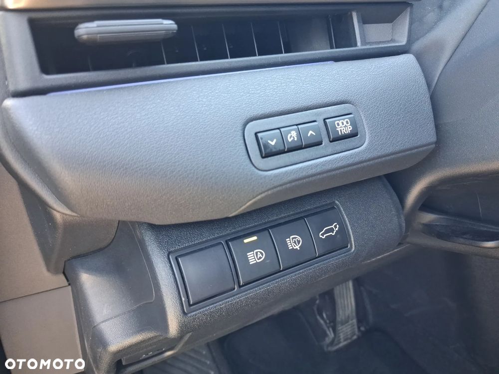 Toyota bZ4X 73.1kWh Style - 12