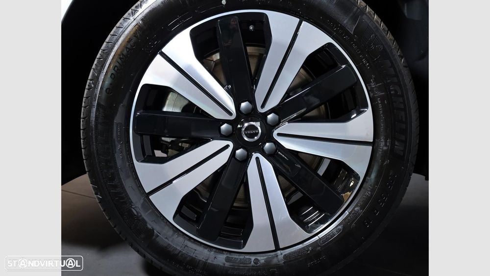 Volvo XC 60 2.0 T6 PHEV Plus Dark AWD — fotografia 8