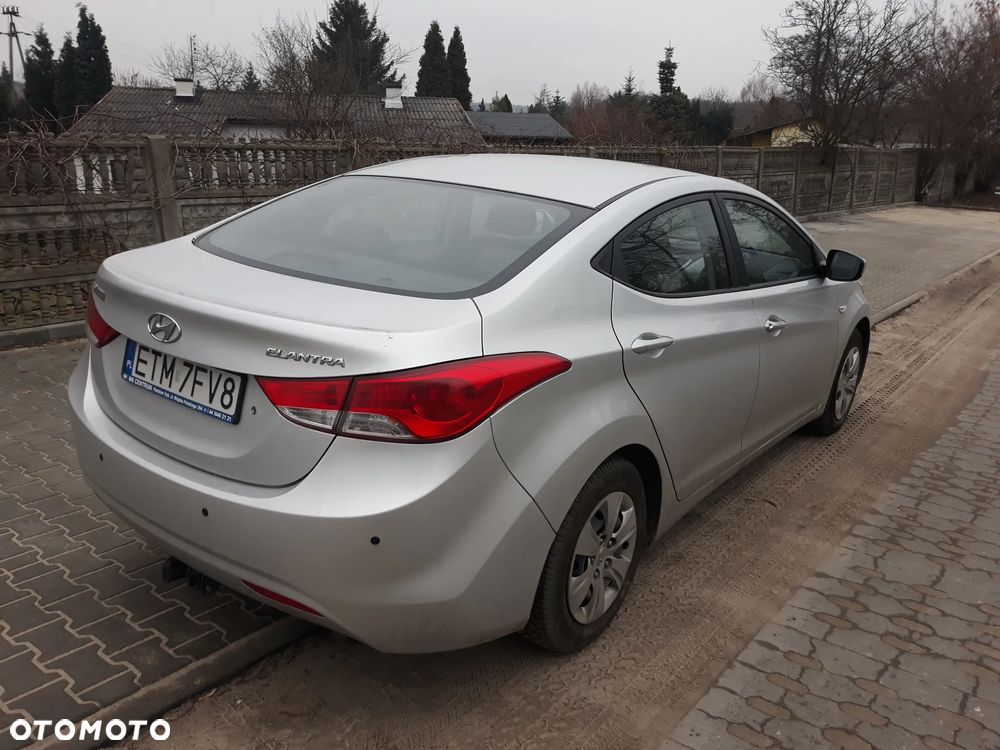 Hyundai Elantra 1.6 Classic + - 3