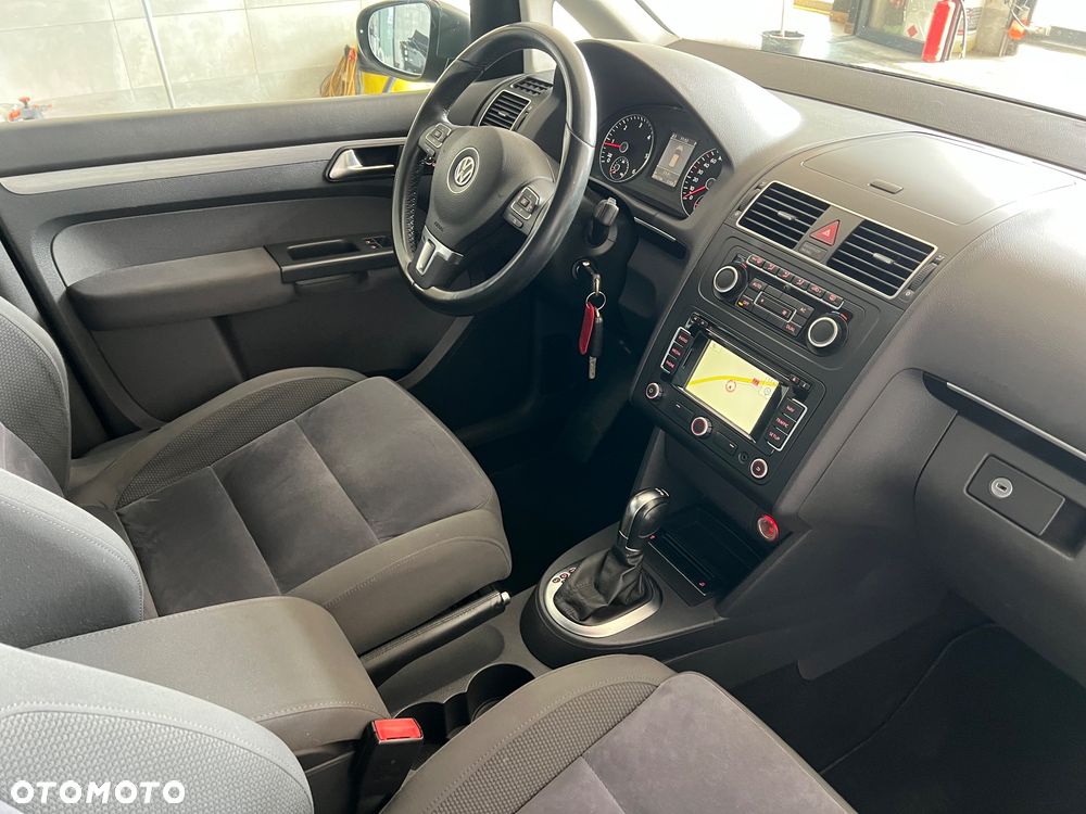 Volkswagen Touran 2.0 TDI DPF Comfortline DSG - 24