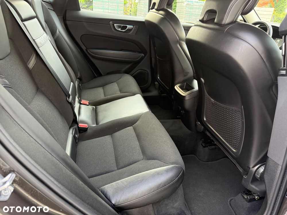 Volvo XC 60 D4 SCR Momentum - 27