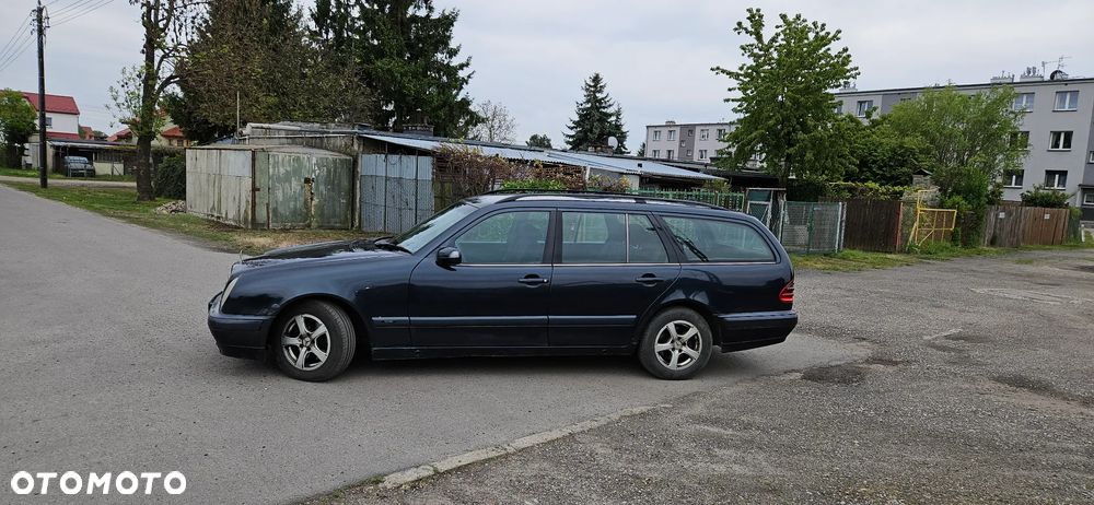 Mercedes-Benz Klasa E 220 T CDI Classic - 10
