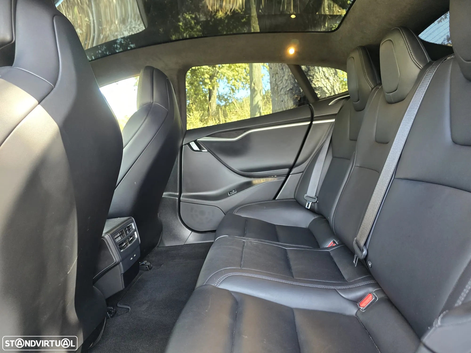 Tesla Model S 75D - 21