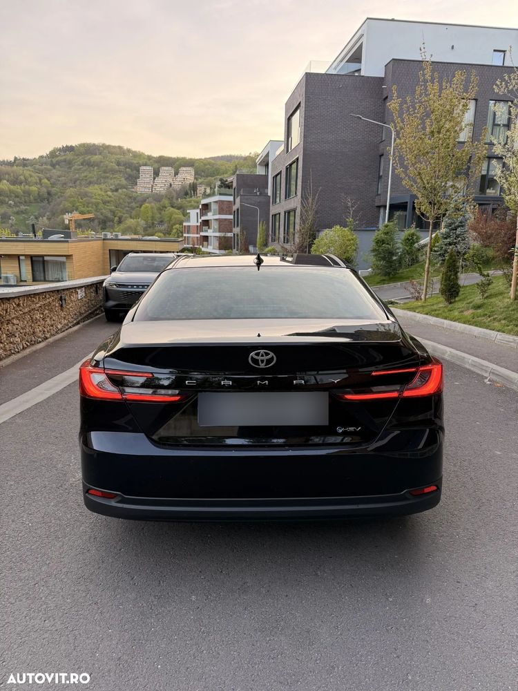 Toyota Camry 2.5 HEV Luxury - 6
