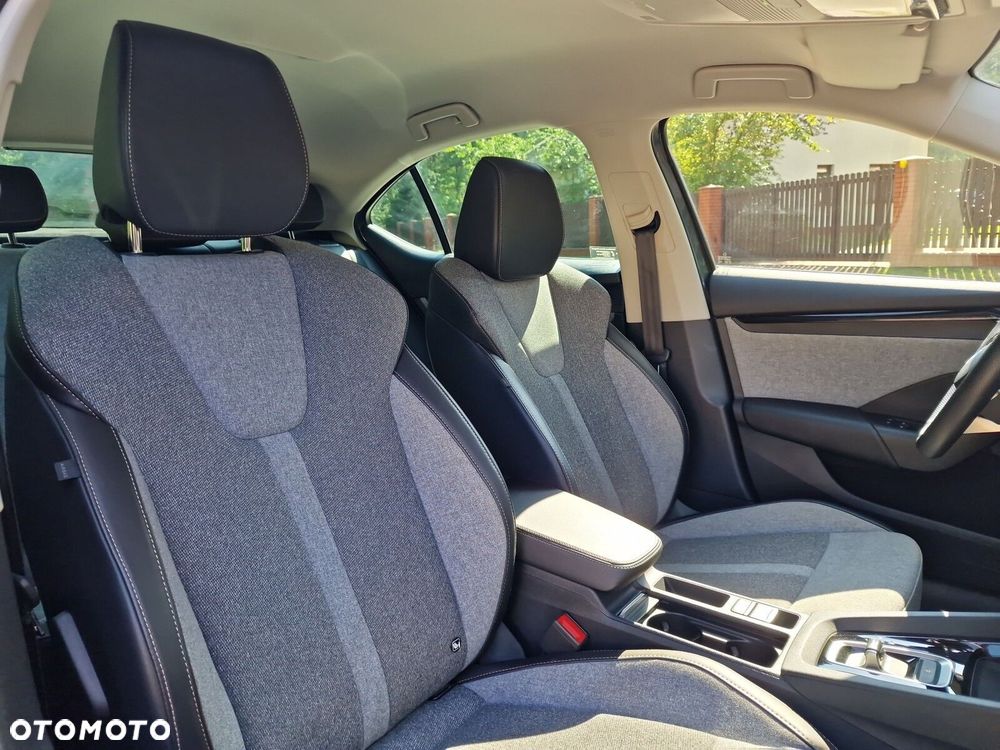 Skoda Octavia 2.0 TDI Selection DSG - 28