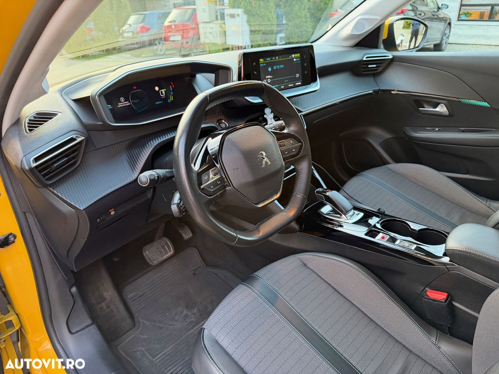 Peugeot 208 e-208 Allure - 14