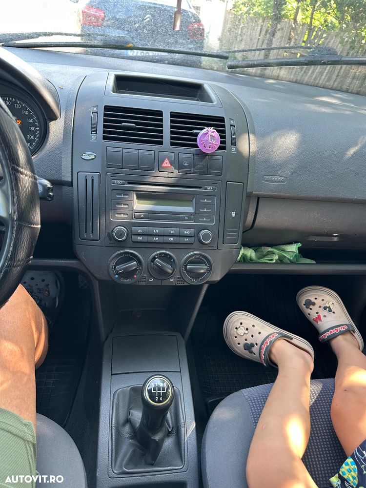 Volkswagen Polo - 8