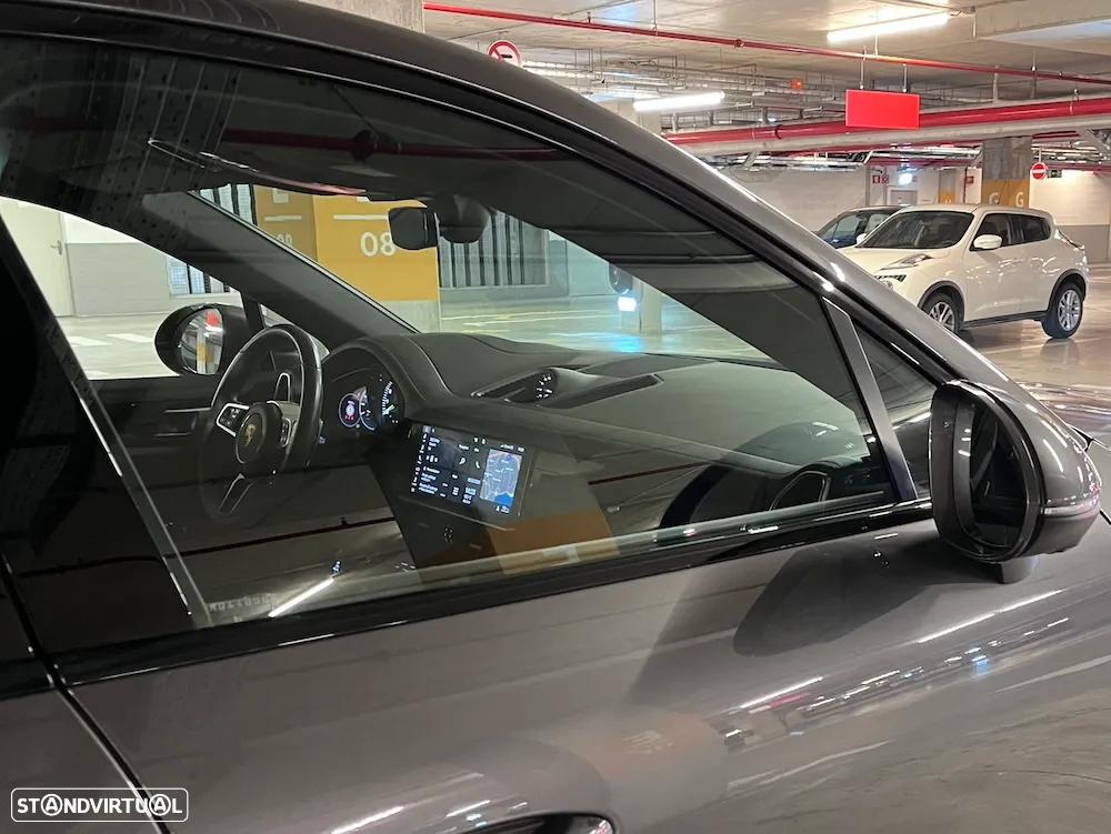 Porsche Cayenne Coupé E-Hybrid - 11