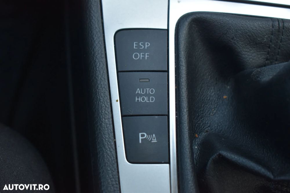 Volkswagen Passat 2.0 TDI DPF 4Motion Sportline - 27