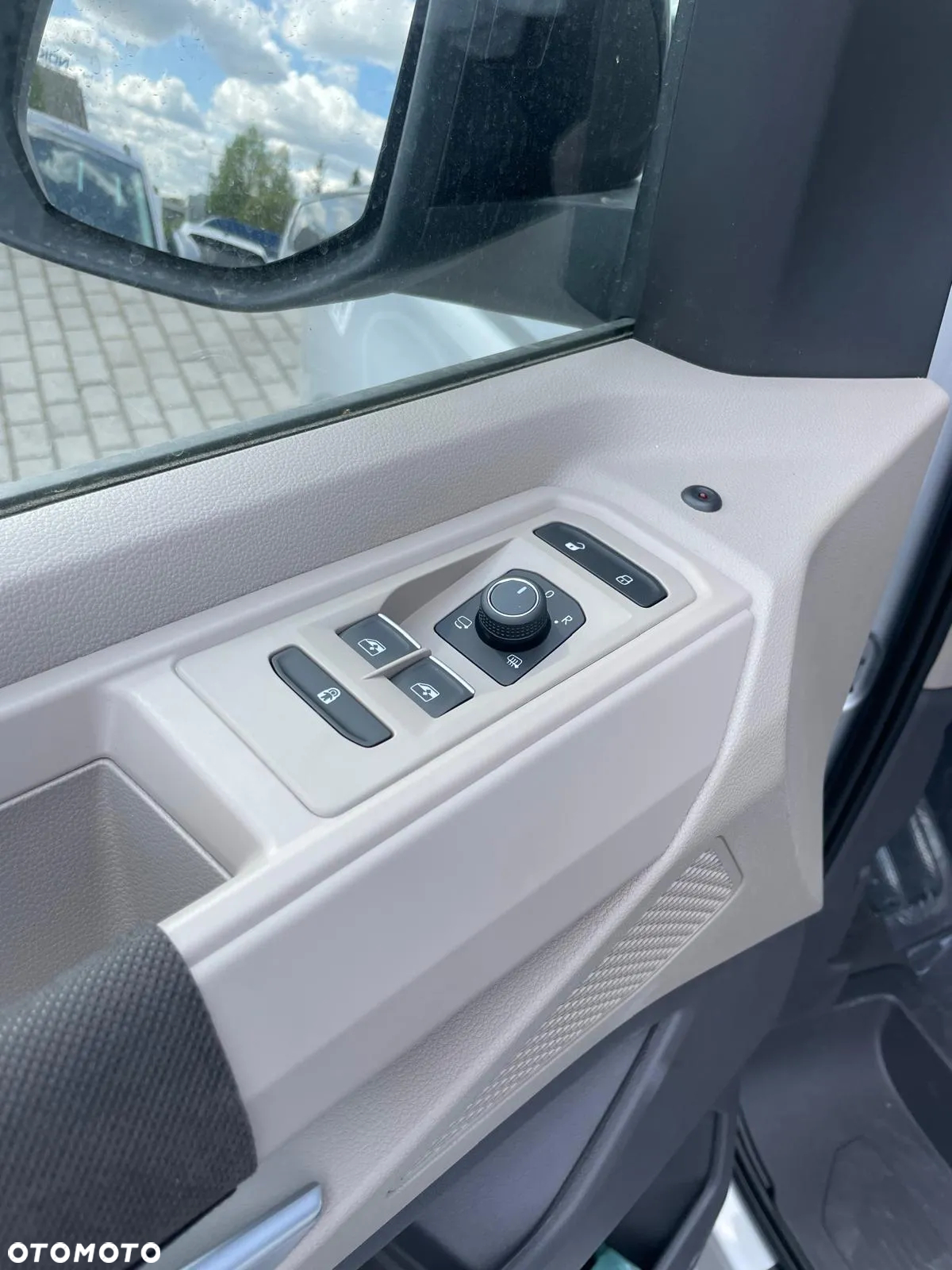 Volkswagen Multivan 2.0 TDI L2 Edition DSG - 12